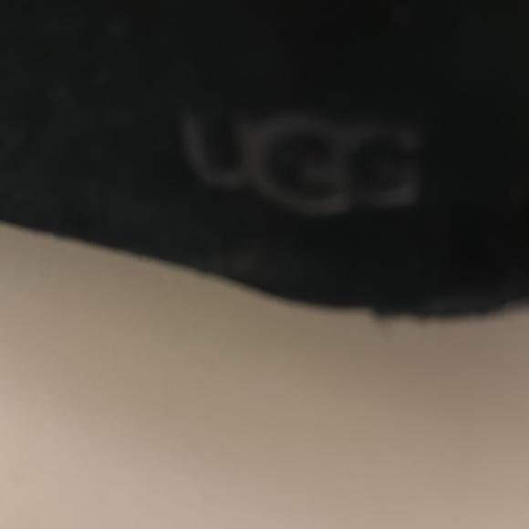 Uggs “Ansley” moccasins black Sz 8 like new - Picture 4 of 4